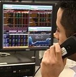 Trader-on-New-York-Fed-Trading-Desk-Thum